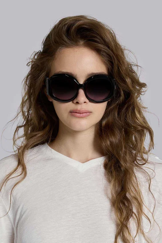 Majorette Oversized Round Sunglasses in Black